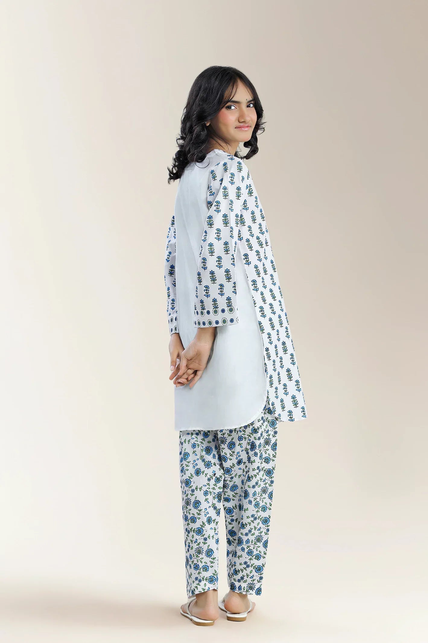 Printed Cambric White Teens 2Pc